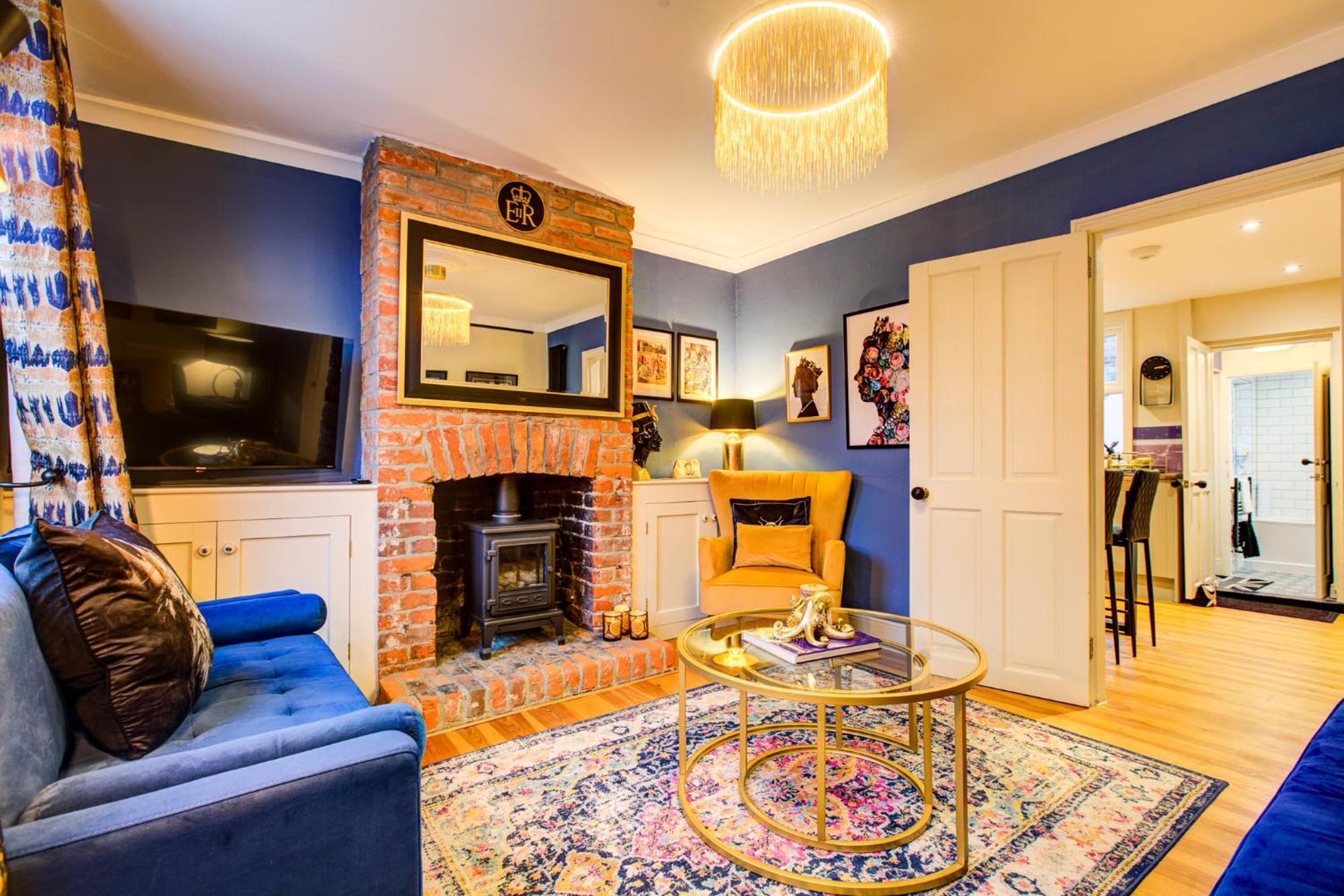 Queens Cottage, Wivenhoe Stylish, Plush, Cosy, Convenient & Quirky, 2X Double Bed Period Cottage Plus Patio - 9 Min Walk Train, 4 Min Walk High Street Pubs, Restaurants, Shops ภายนอก รูปภาพ