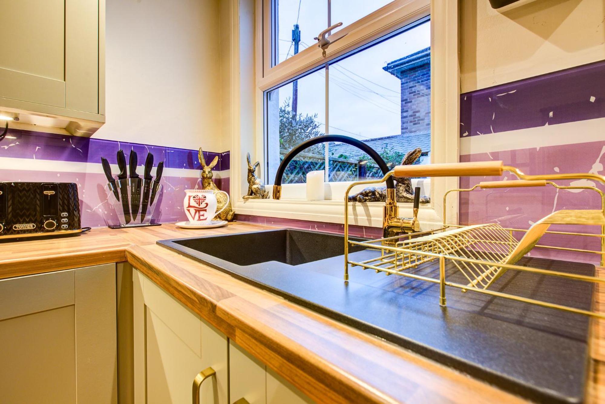 Queens Cottage, Wivenhoe Stylish, Plush, Cosy, Convenient & Quirky, 2X Double Bed Period Cottage Plus Patio - 9 Min Walk Train, 4 Min Walk High Street Pubs, Restaurants, Shops ภายนอก รูปภาพ