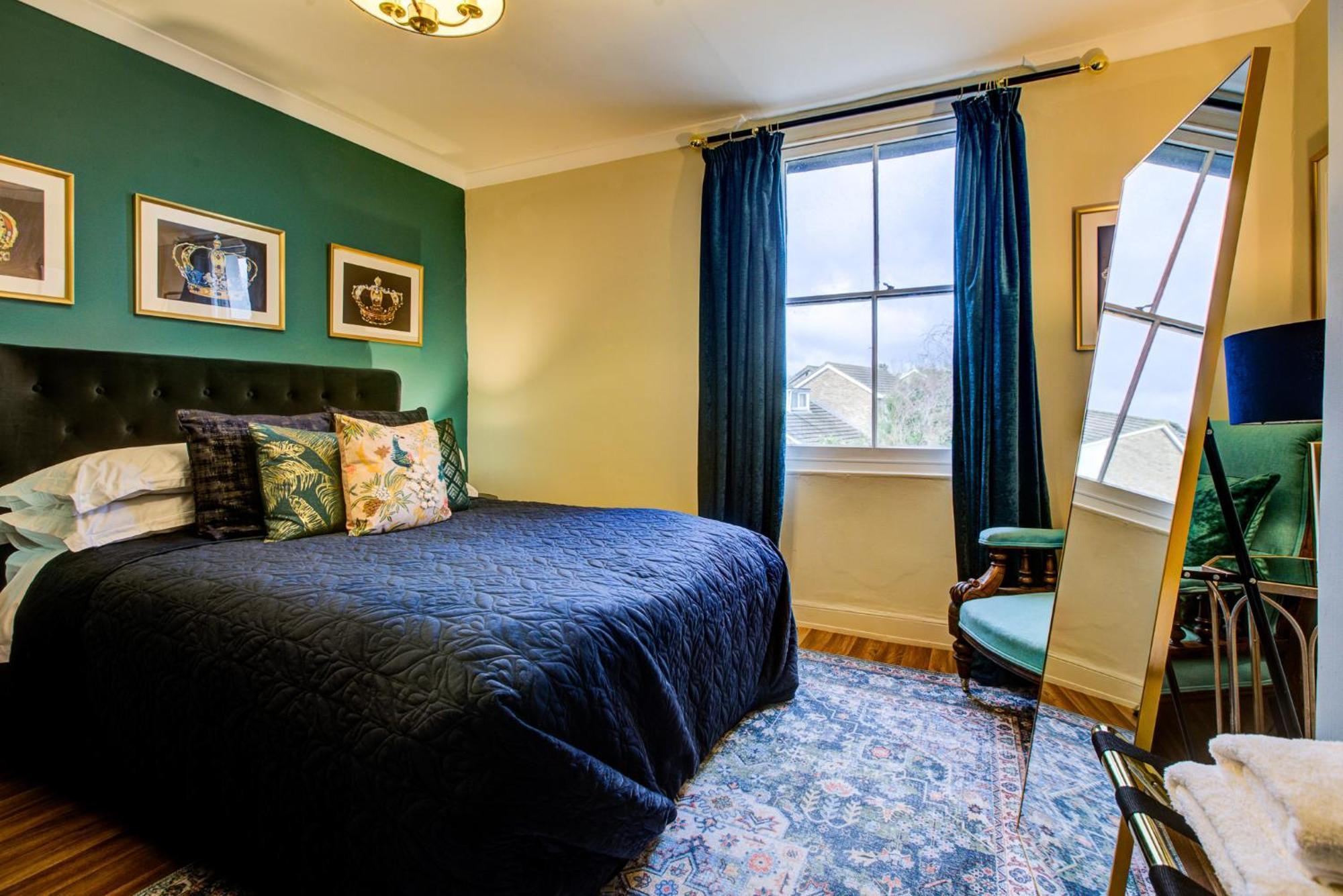 Queens Cottage, Wivenhoe Stylish, Plush, Cosy, Convenient & Quirky, 2X Double Bed Period Cottage Plus Patio - 9 Min Walk Train, 4 Min Walk High Street Pubs, Restaurants, Shops ภายนอก รูปภาพ
